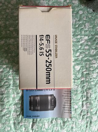 Caja y manual Canon EF-S 55-250mm f/4-5.6 IS