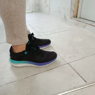 Zapatillas Under Armour Running Negras y Turquesa