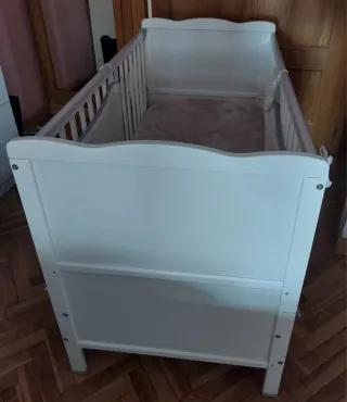 Cuna blanca con colchón incluido