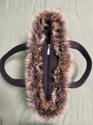 O bag panna con pelliccia sintetica