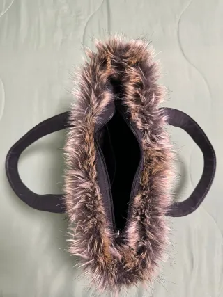 O bag panna con pelliccia sintetica