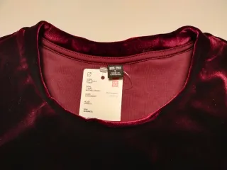 Camiseta Uniqlo Terciopelo Burdeos Talla S