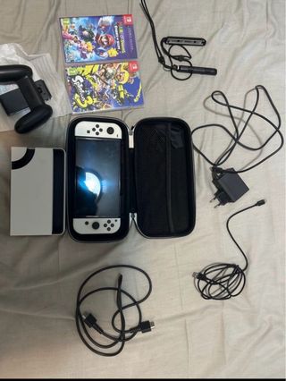 Nintendo Switch OLED Bianca + Giochi