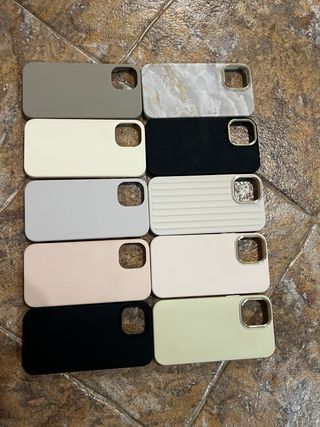 Lote di 11 custodie per iPhone 12 di HM