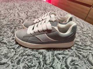 Zapatillas Bershka grises talla 39