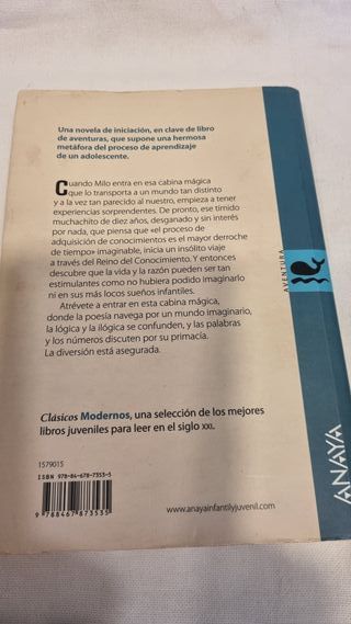 La cabina mágica (Clasicos Modernos) (Spanish E...