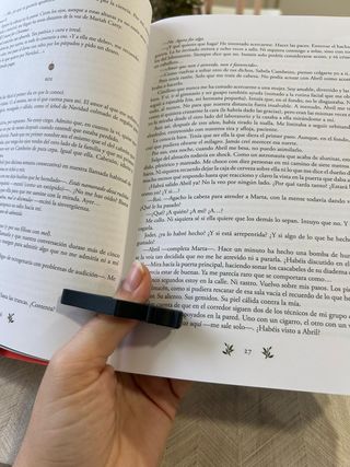 Sujetapáginas gato negro