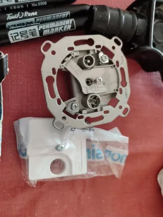 Lote Varios: Rotuladores, Destornillador, Enchufe