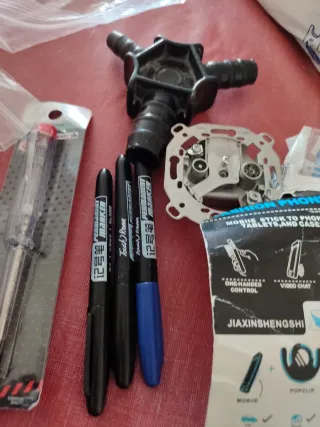 Lote Varios: Rotuladores, Destornillador, Enchufe