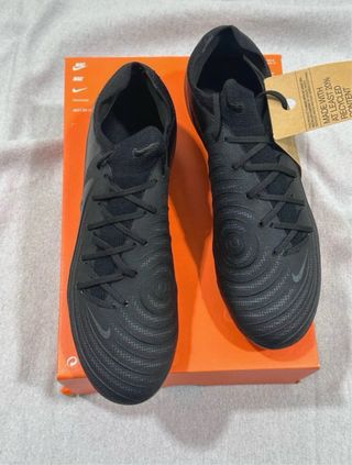 Botas de fútbol Nike negras