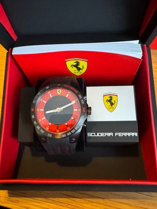 Reloj Scuderia Ferrari Negro y Rojo