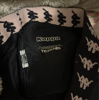 Leggings Kappa negros con detalles rosas