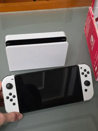 Nintendo Switch OLED Bianca Completa