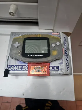 Game Boy Advance Gris + Pokémon Rojo