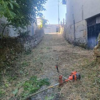 Jardinero de desbroce de parcelas y terreno