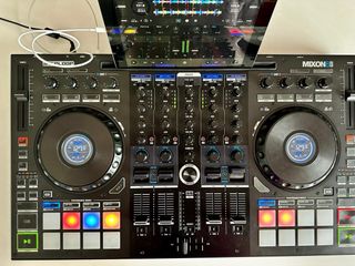 Controlador DJ Reloop Mixon 8 Pro