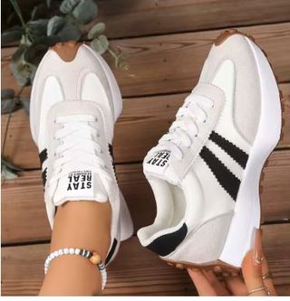 Sneakers sportive bianche e nere