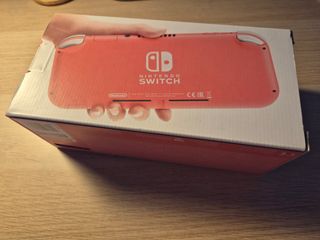 Switch Lite Rosa + Carcasa + Funda + Cristal
