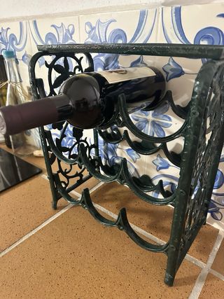 Botellero de hierro fundido