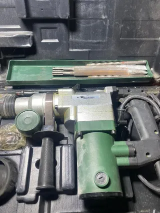 Martillo perforador con accesorios