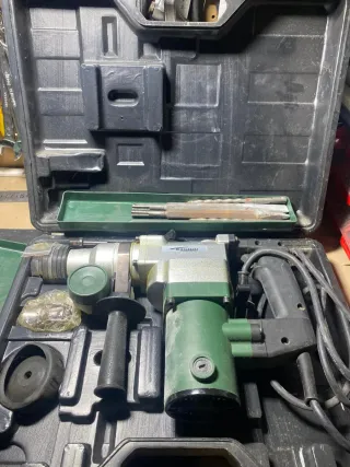 Martillo perforador con accesorios