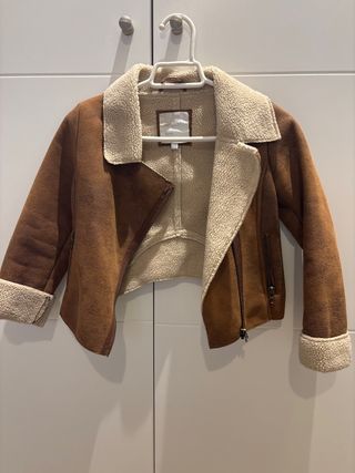 Preciosa Cazadora marrón ante y borrego niña