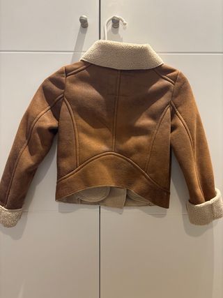 Preciosa Cazadora marrón ante y borrego niña