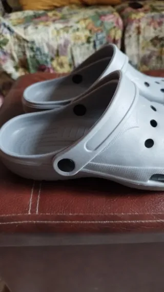 Pantofole in gomma grigie