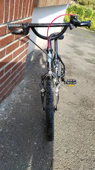 Bicicleta Infantil Btwin Negra de 16 pulgadas