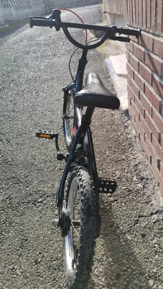 Bicicleta Infantil Btwin Negra de 16 pulgadas