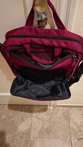 Bolso de mano y hombro rojo y negro