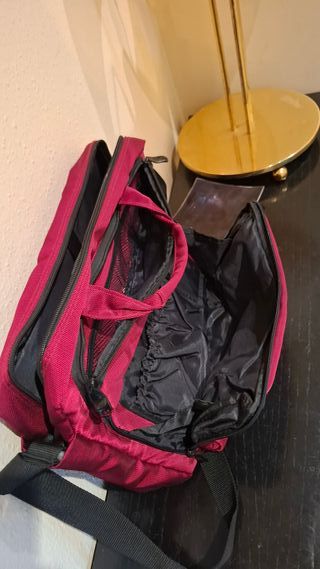 Bolso de mano y hombro rojo y negro