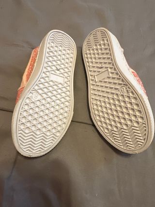 Zapatillas niña glitter pompón rosa