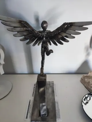 Figura de acero hecha a mano. Preguntar el precio