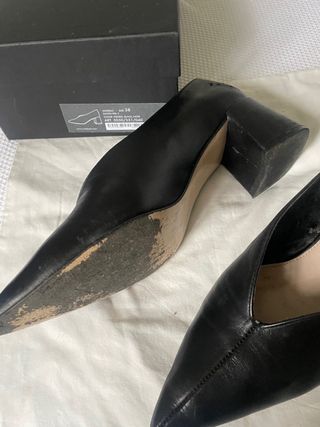 Zapatos salón UTERQUE piel negros