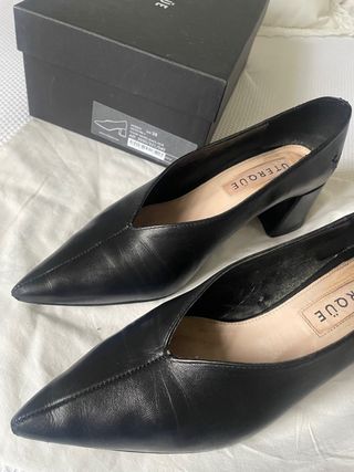 Zapatos salón UTERQUE piel negros