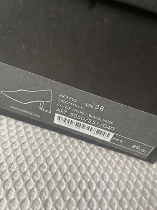 Zapatos salón UTERQUE piel negros