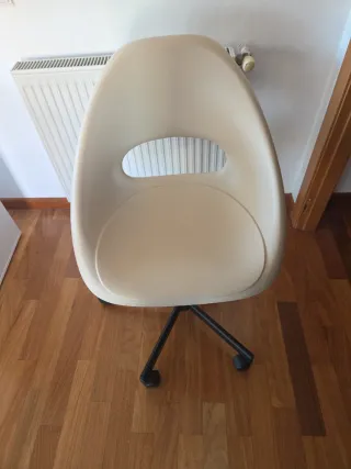 Silla de oficina/confidente beige