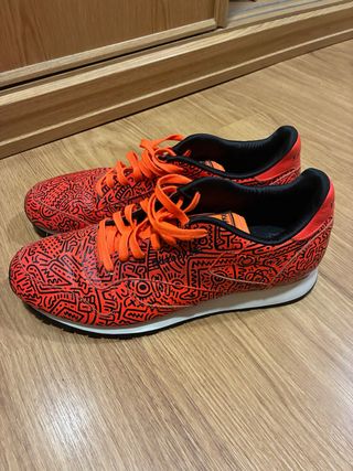 Zapatillas Reebok T45 Naranjas Dibujos