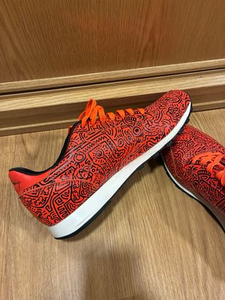 Zapatillas Reebok T45 Naranjas Dibujos