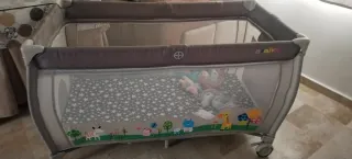 Parque cuna infantil con ruedas