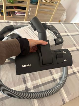 Aspirador Miele Gris con Accesorios