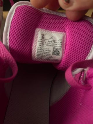 Nike Air Jordan 1 Mid Rosa y Blanco