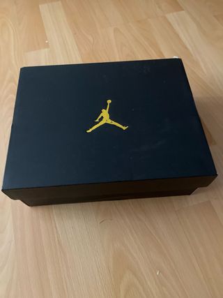 Nike Air Jordan 1 Mid Rosa y Blanco