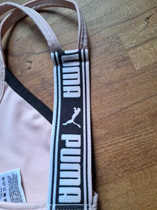 Top deportivo Puma rosa