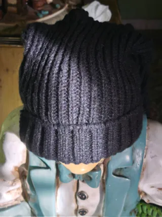 Gorro lana negro con flecos