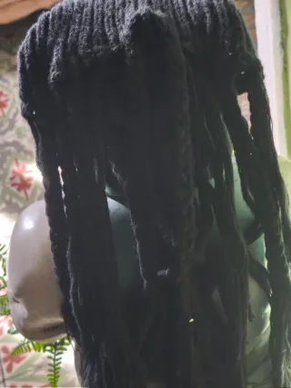 Gorro lana negro con flecos