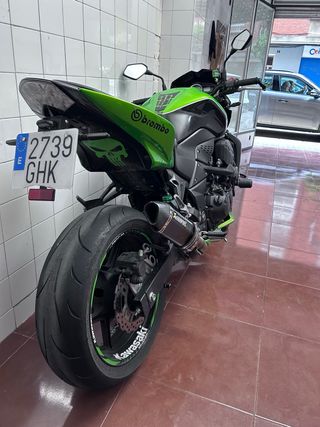 Kawasaki Z750 Verde y Negra