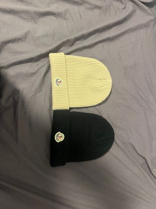 Pack 2 Gorros Moncler Beige y Negro