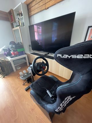 Playseat Alcantara + Volante Logitech G29